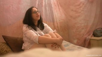Çorap Giyen Amatörün Fotoğrafçısına Ayartılıp Oral Seks Yaptığı Hd Video